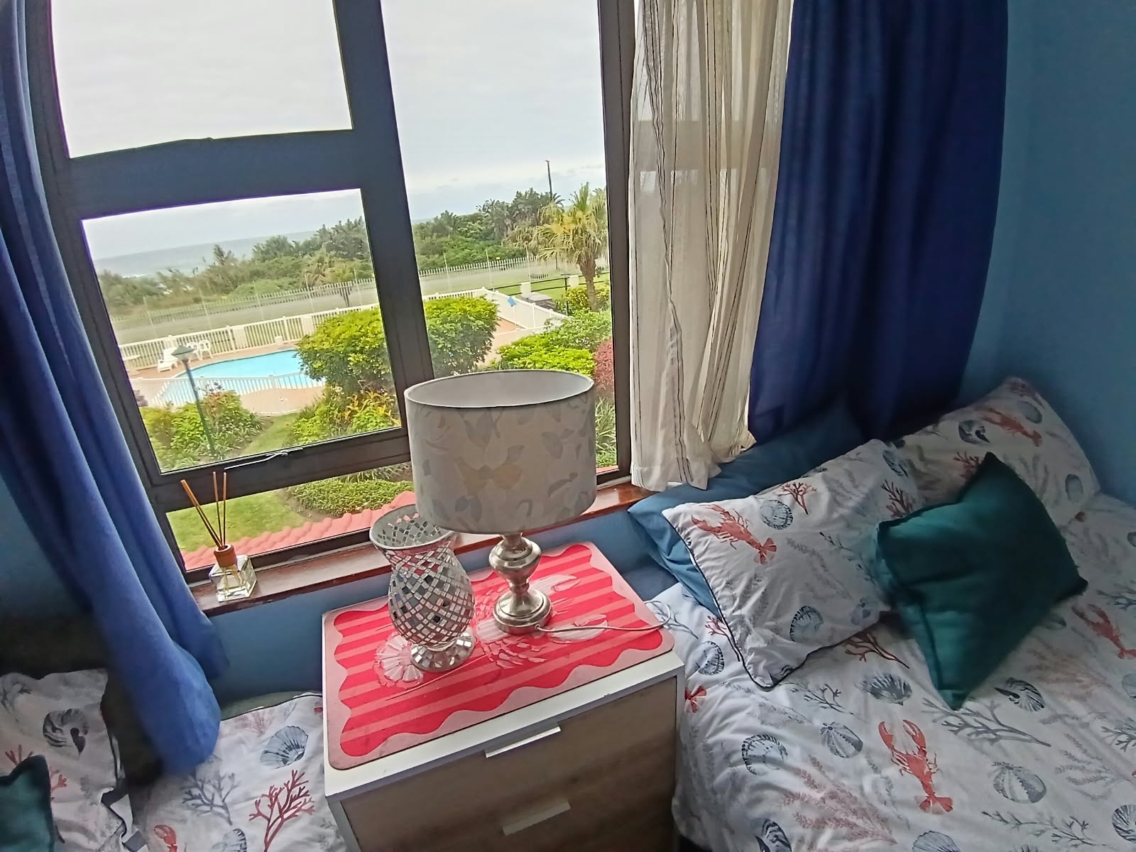 2 Bedroom, 1 Bathroom, open plan, Uvongo sea view for Sale