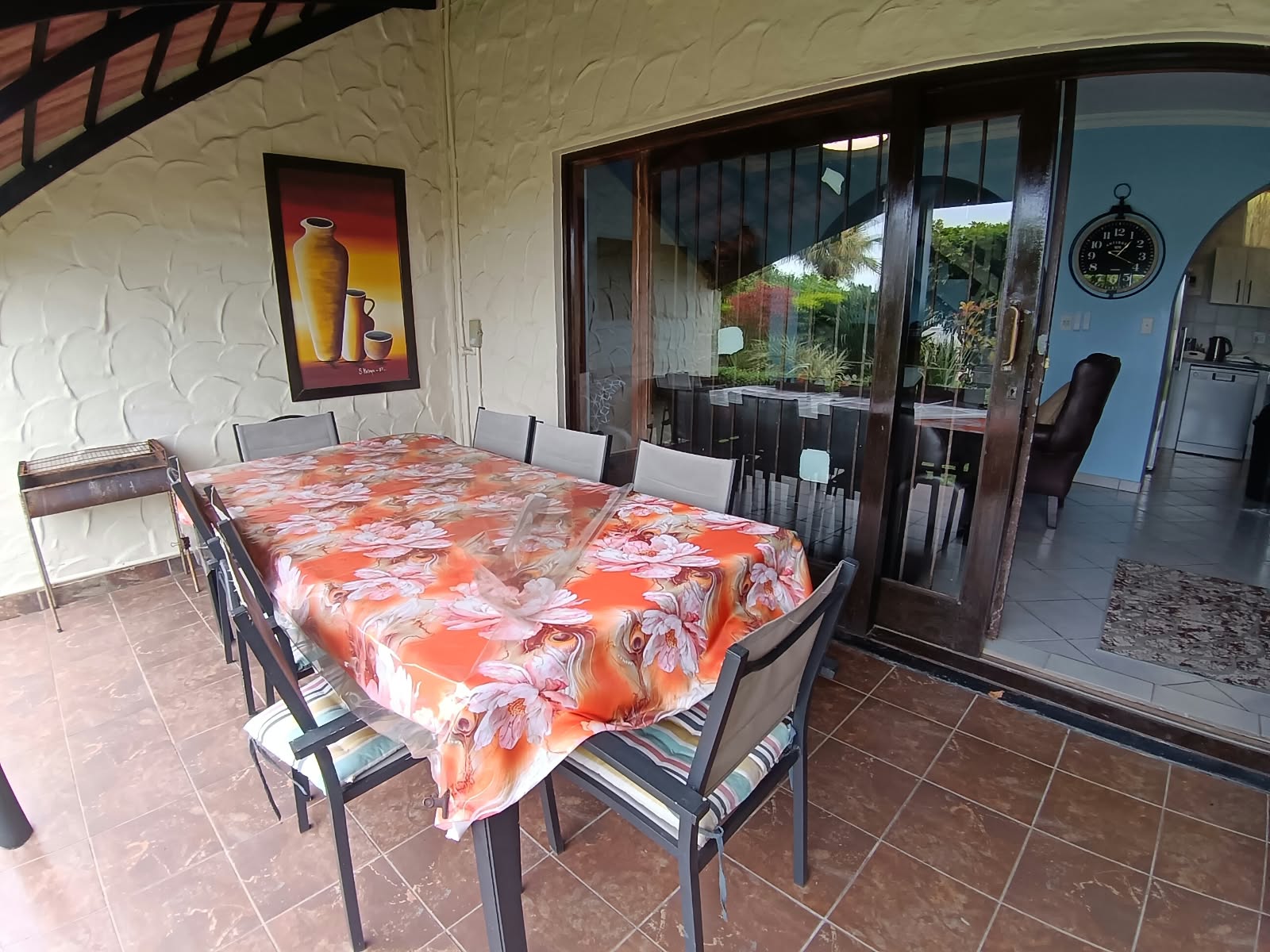 2 Bedroom, 1 Bathroom, open plan, Uvongo sea view for Sale