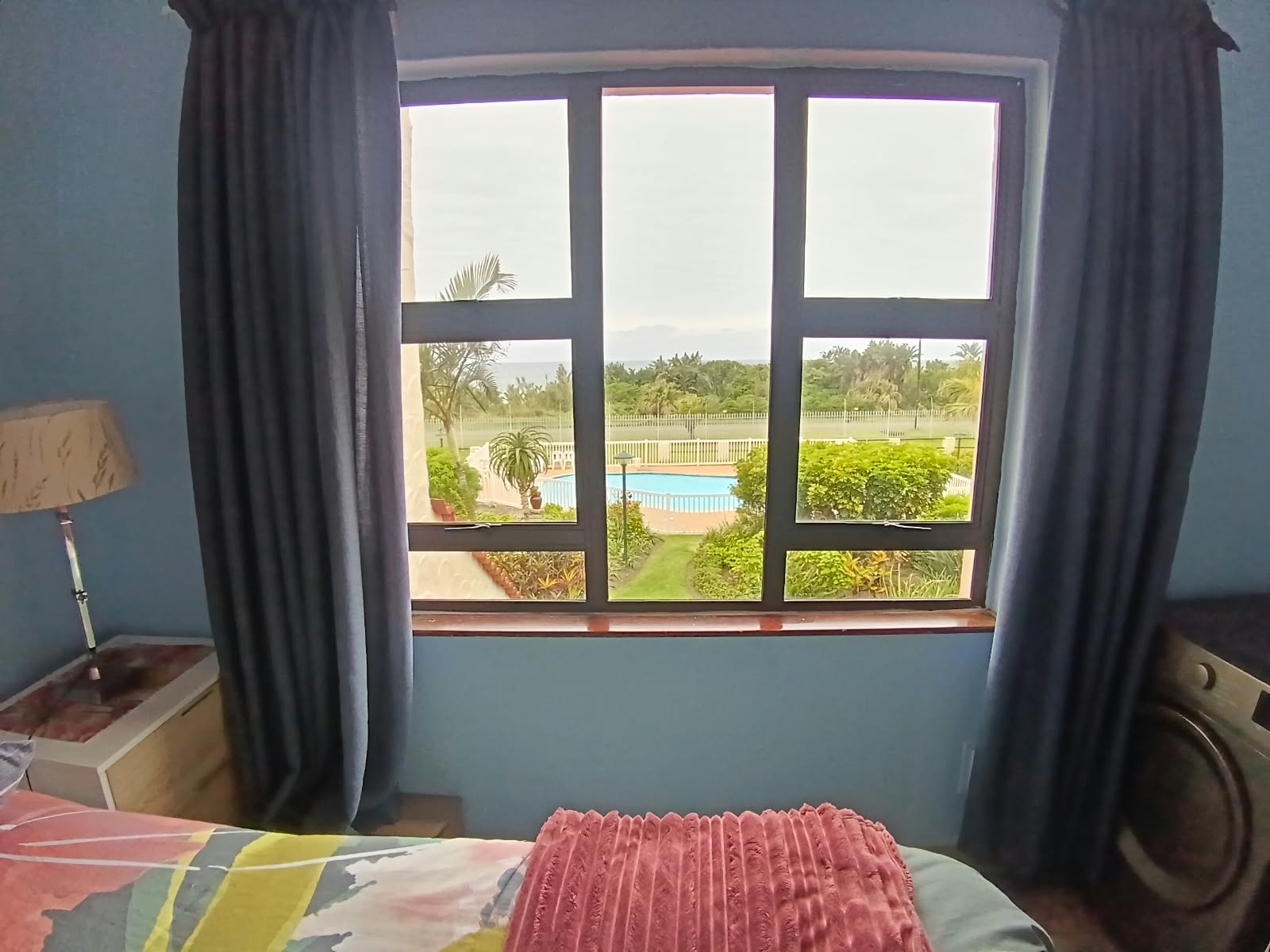 2 Bedroom, 1 Bathroom, open plan, Uvongo sea view for Sale