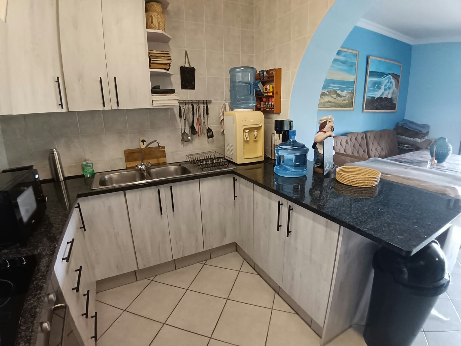 2 Bedroom, 1 Bathroom, open plan, Uvongo sea view for Sale