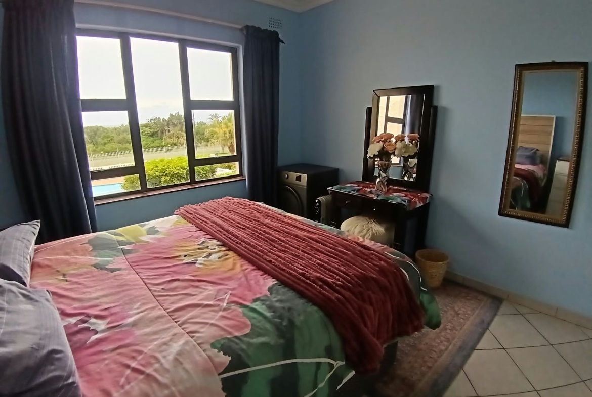 2 Bedroom, 1 Bathroom, open plan, Uvongo sea view for Sale