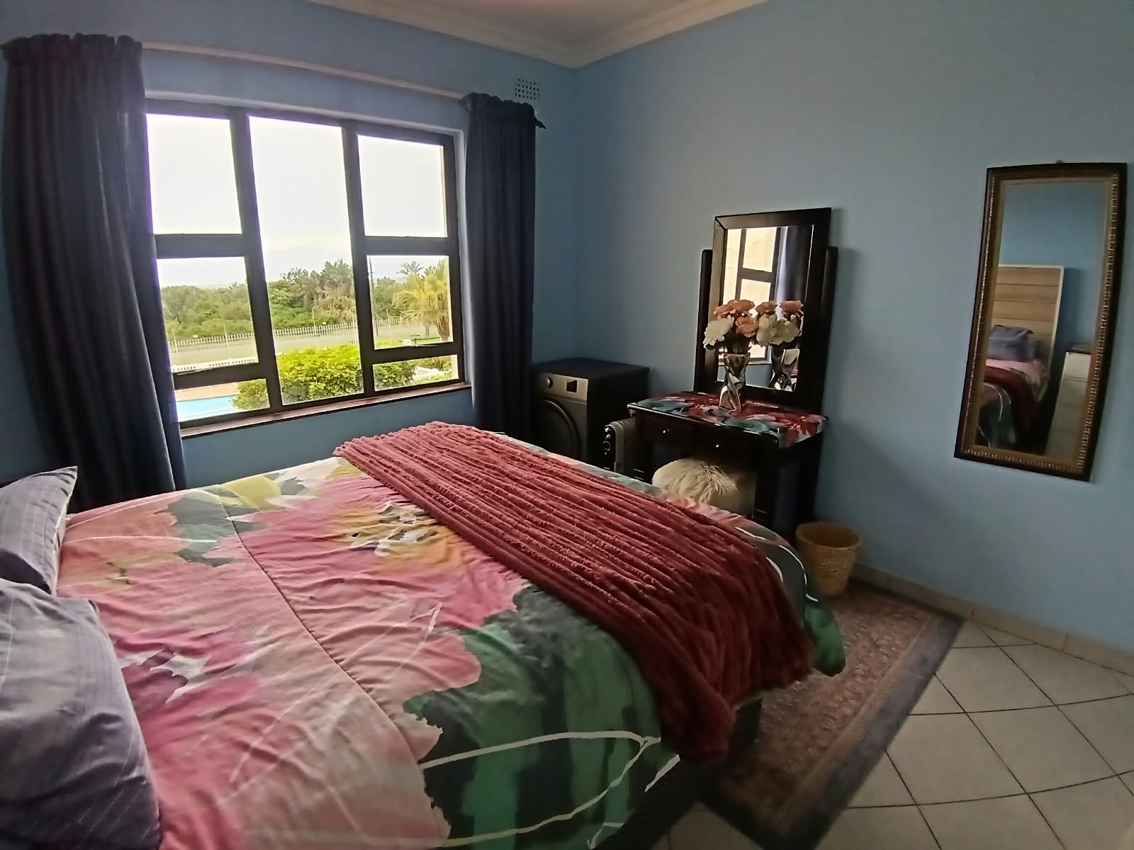2 Bedroom, 1 Bathroom, open plan, Uvongo sea view for Sale