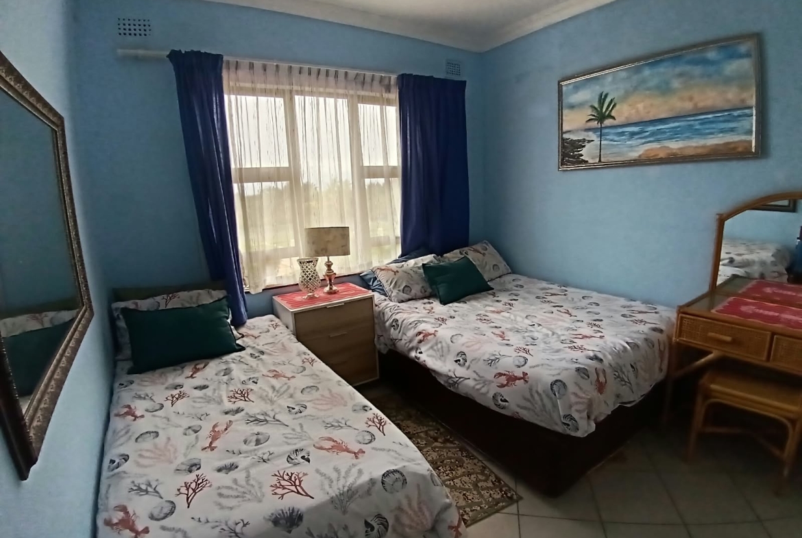 2 Bedroom, 1 Bathroom, open plan, Uvongo sea view for Sale