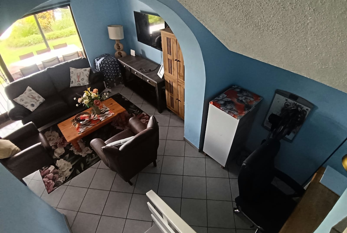 2 Bedroom, 1 Bathroom, open plan, Uvongo sea view for Sale