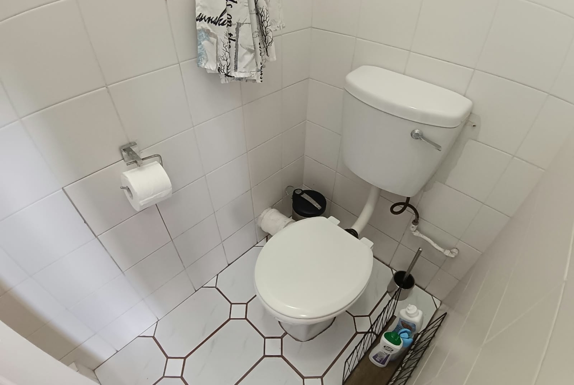 2 Bedroom, 1 Bathroom, open plan, Uvongo sea view for Sale
