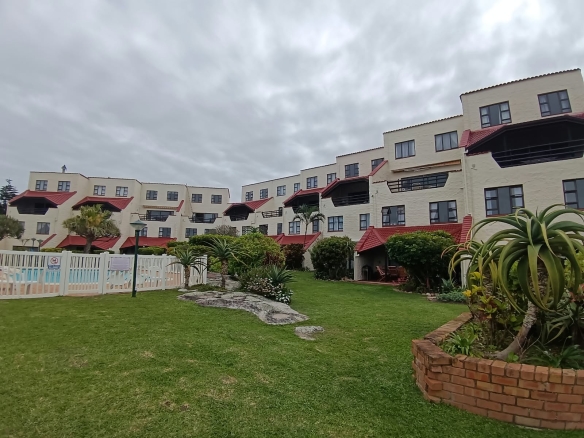 2 Bedroom, 1 Bathroom, open plan, Uvongo sea view for Sale