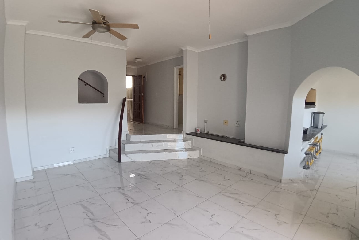 3 Bedroom, 2.5 Bedroom, open plan, Uvongo sea view for Sale