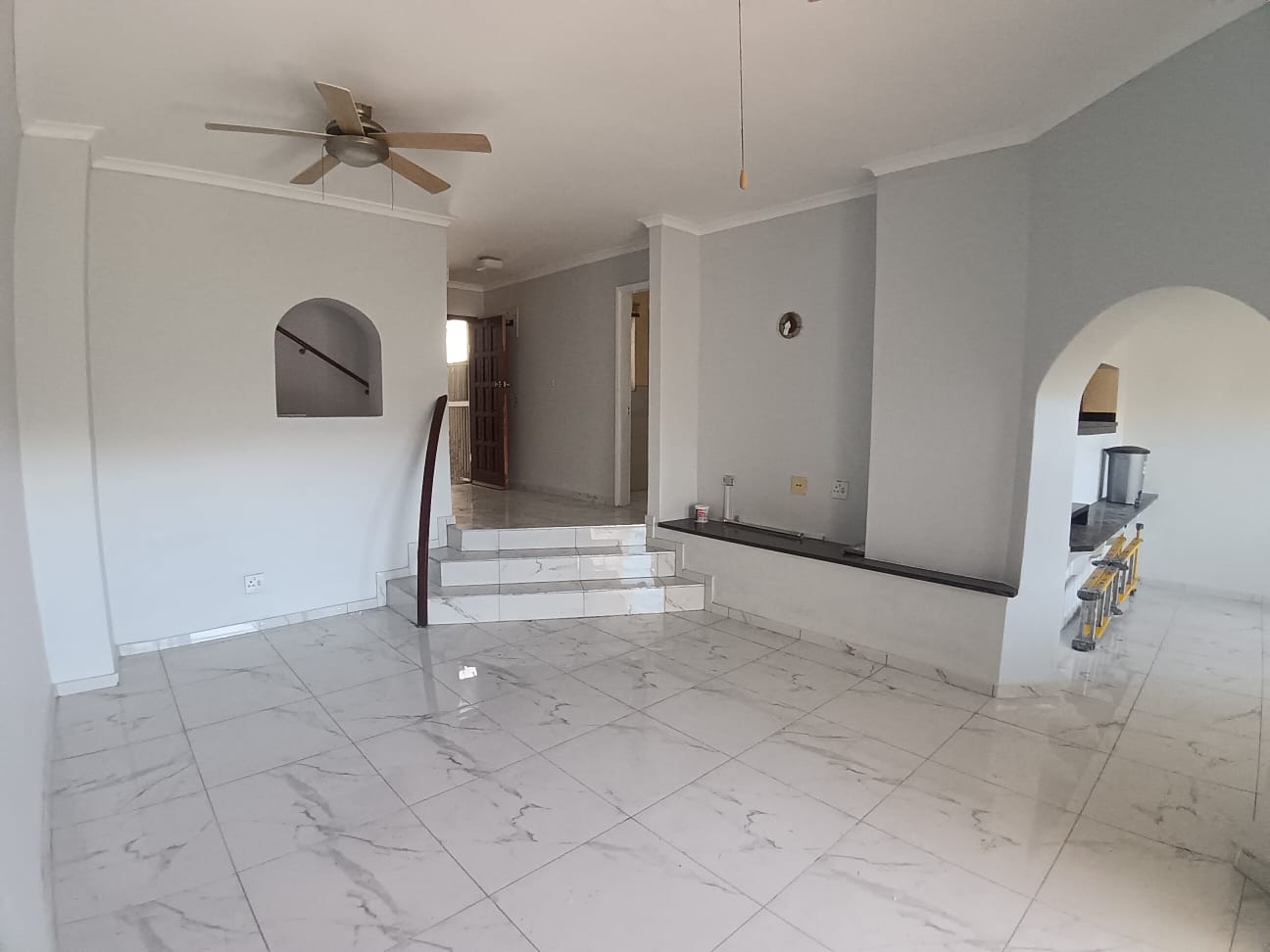 2a6f73c5-f6c6-441b-ab94-05224bb980f4 3 Bedroom, 2.5 Bedroom, open plan, Uvongo sea view for Sale