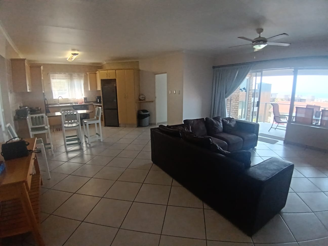 2d16a06c-a2dd-4352-bd9c-d8e4a6f4270a Spacious 3 Bedroom, 1.5 Bathroom, open plan, Uvongo sea view for Sale