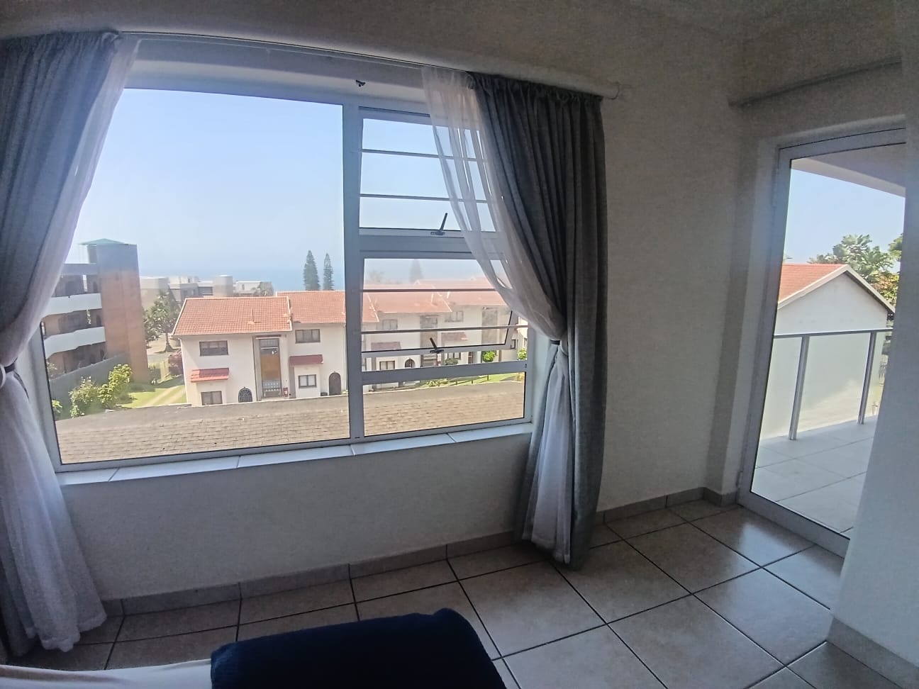 35d6734b-cb18-4bcb-84b7-8f0919e9ecb6 Spacious 3 Bedroom, 1.5 Bathroom, open plan, Uvongo sea view for Sale
