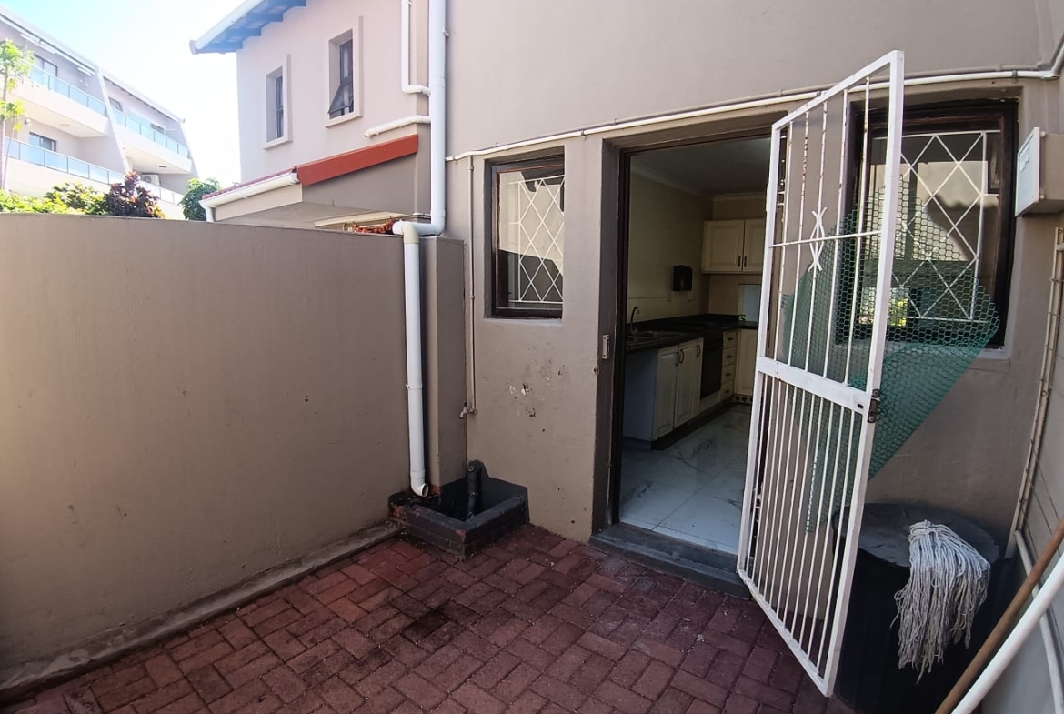 3 Bedroom, 2.5 Bedroom, open plan, Uvongo sea view for Sale