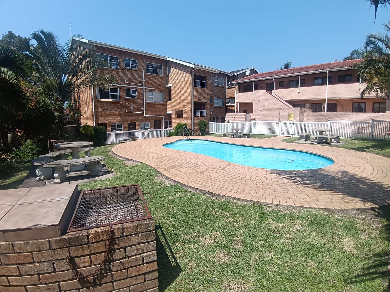 513be8cb-0015-41cf-9c50-d51a2c41b2c4 Spacious 3 Bedroom, 1.5 Bathroom, open plan, Uvongo sea view for Sale