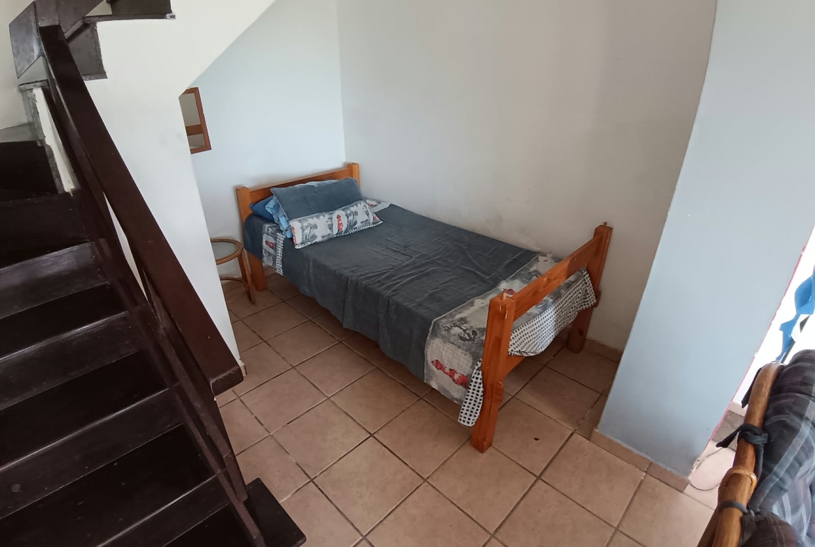 2 Bedroom, 1 Bathroom, open plan, Uvongo sea view for Sale