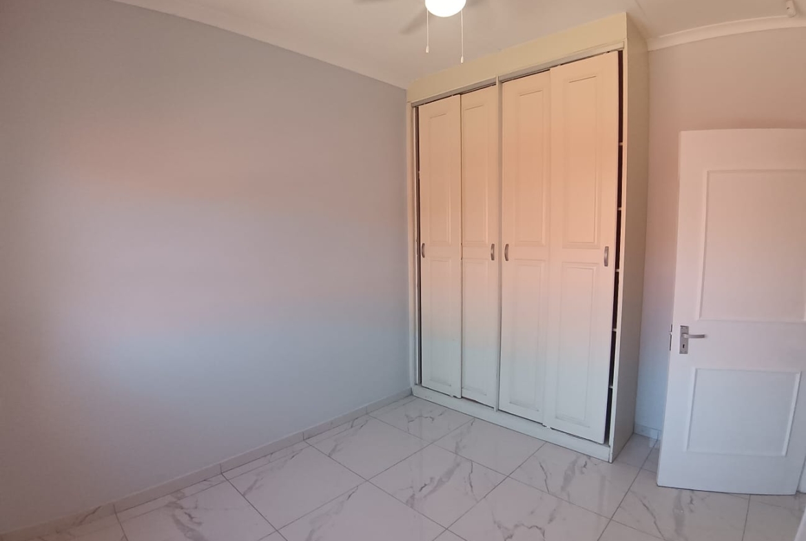 3 Bedroom, 2.5 Bedroom, open plan, Uvongo sea view for Sale