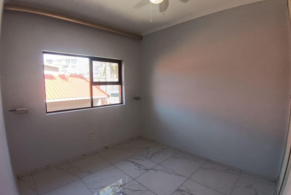 3 Bedroom, 2.5 Bedroom, open plan, Uvongo sea view for Sale
