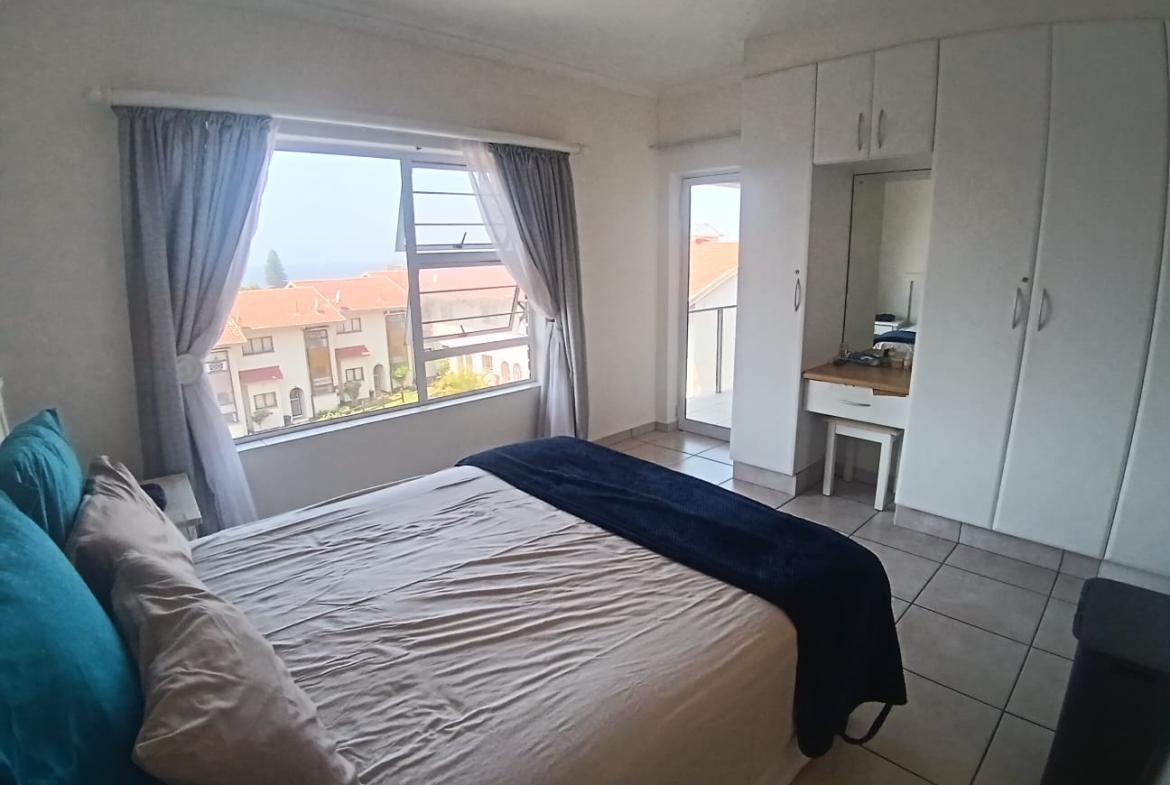 Spacious 3 Bedroom, 1.5 Bathroom, open plan, Uvongo sea view for Sale