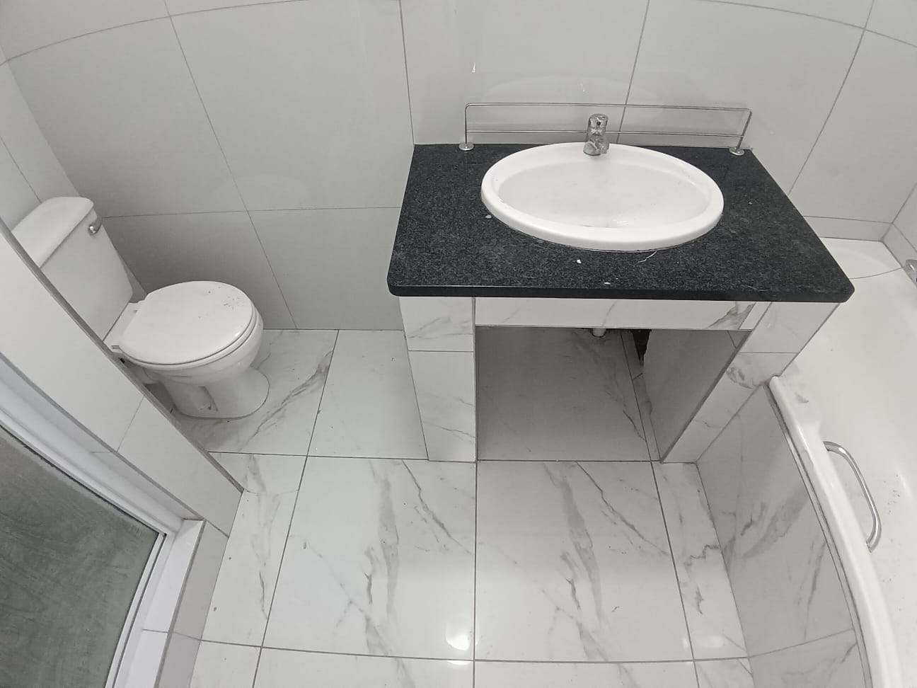 8bbab561-7ec3-4935-b4e5-e9a692ac537f 3 Bedroom, 2.5 Bedroom, open plan, Uvongo sea view for Sale