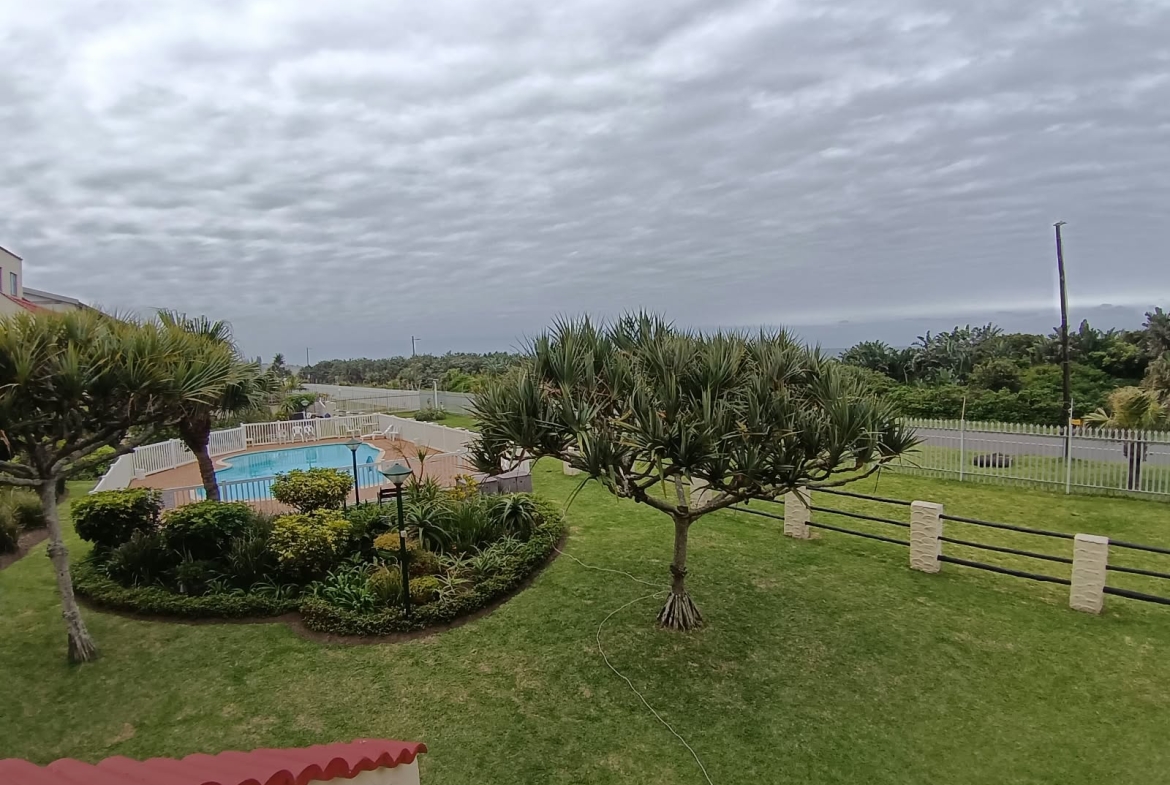 2 Bedroom, 1 Bathroom, open plan, Uvongo sea view for Sale