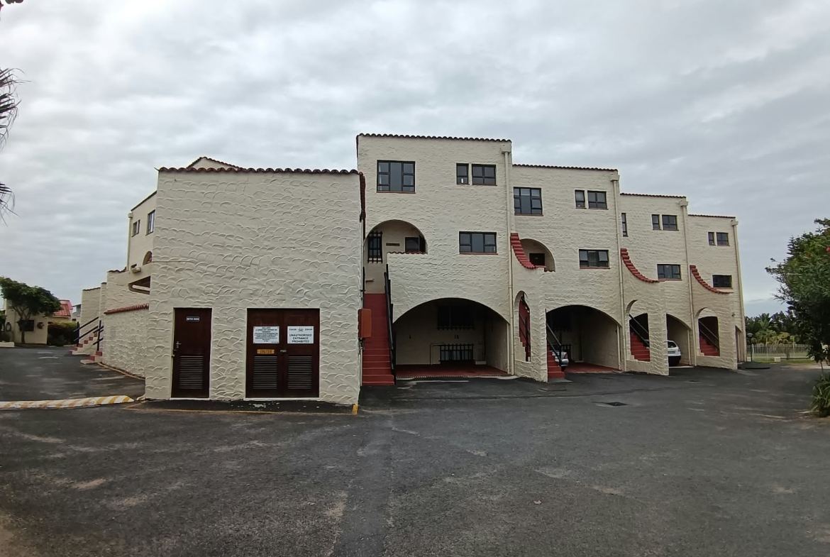 2 Bedroom, 1 Bathroom, open plan, Uvongo sea view for Sale