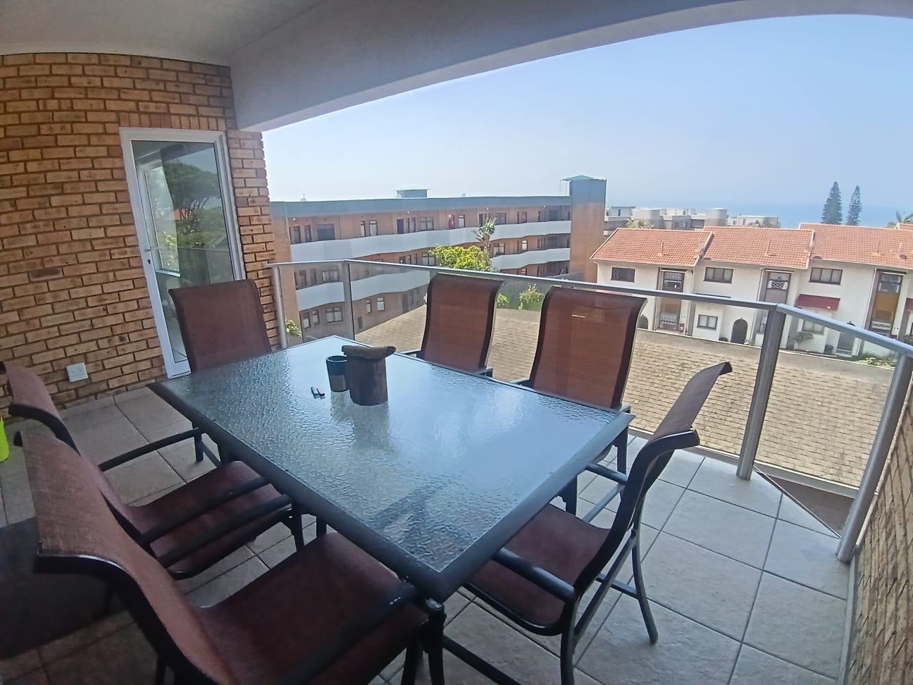 953695fb-87f6-4f98-82f3-56d792b8dfe0 Spacious 3 Bedroom, 1.5 Bathroom, open plan, Uvongo sea view for Sale