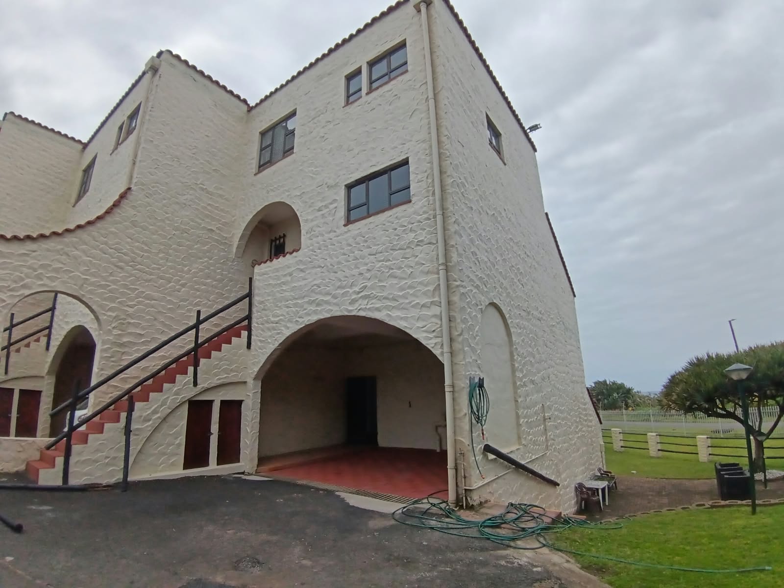 9d2eb977-60c1-4c55-bd2c-346ca2ffae07 2 Bedroom, 1 Bathroom, open plan, Uvongo sea view for Sale