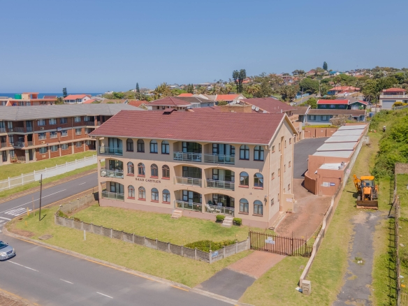 BEAUTIFULLY FURNISHED 2-BEDROOM APARTMENT WITH STUNNING SEA VIEWS