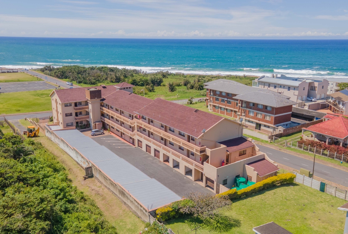 BEAUTIFULLY FURNISHED 2-BEDROOM APARTMENT WITH STUNNING SEA VIEWS