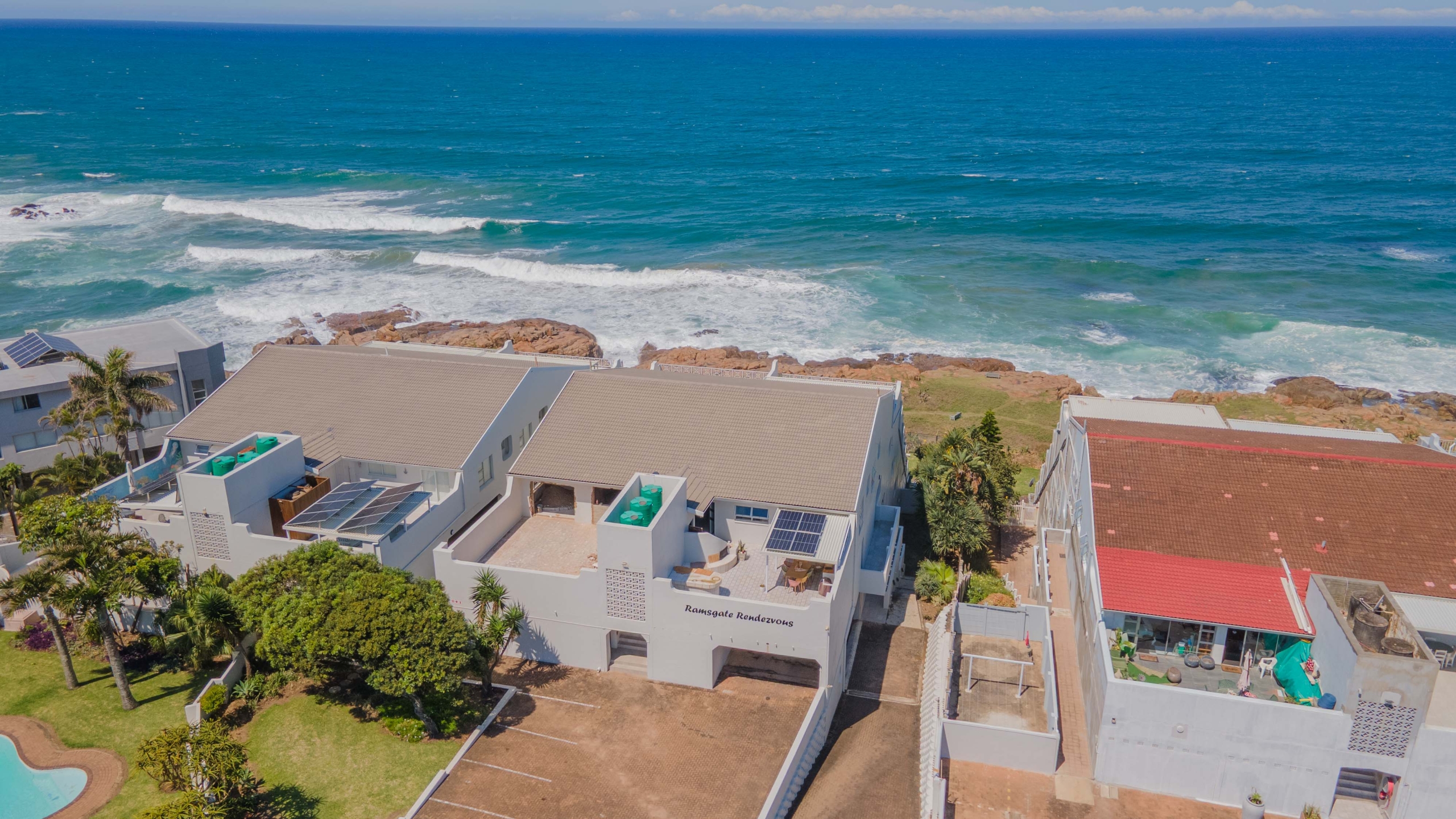 Seafront Sanctuary: Sweeping Ocean Views and Private Beach Access