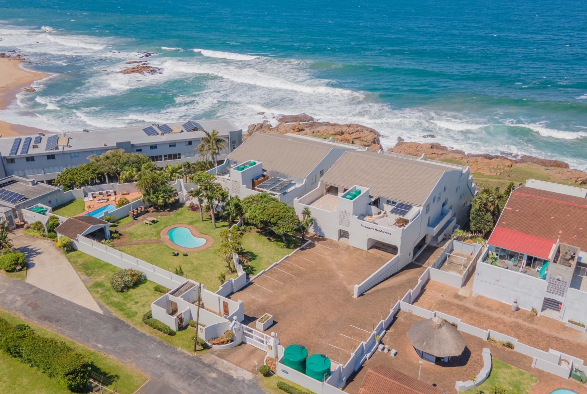 Seafront Sanctuary: Sweeping Ocean Views and Private Beach Access