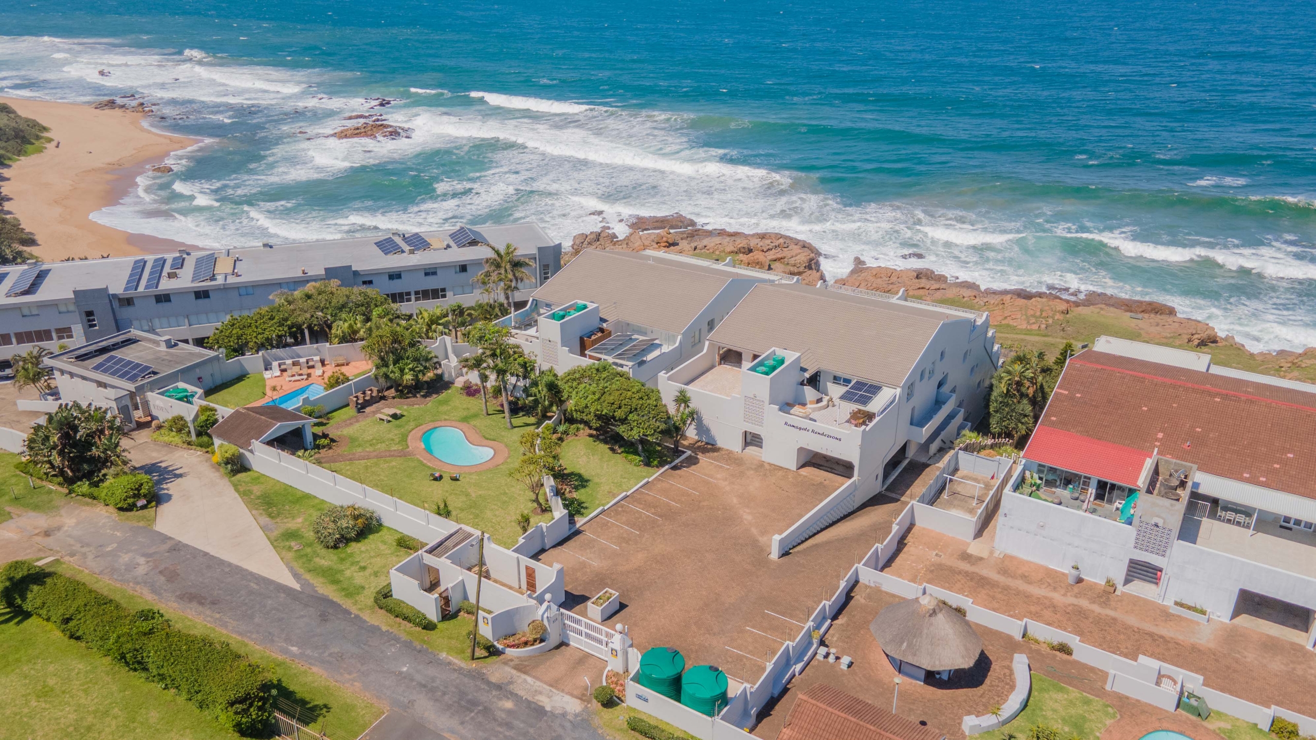 Seafront Sanctuary: Sweeping Ocean Views and Private Beach Access