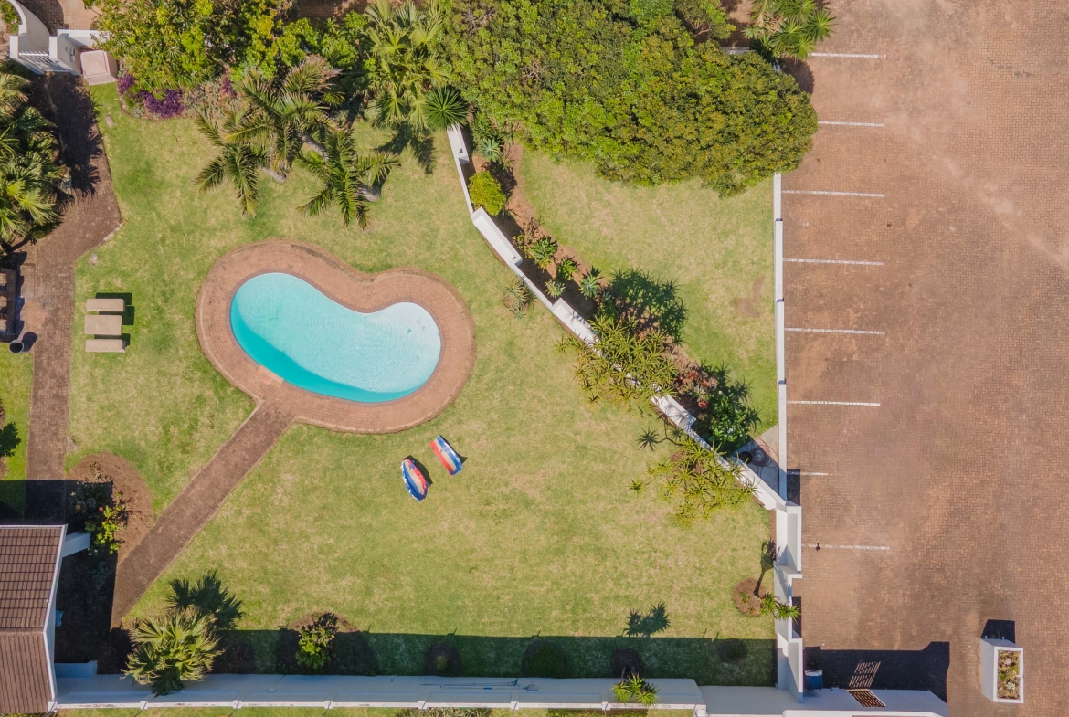 Seafront Sanctuary: Sweeping Ocean Views and Private Beach Access