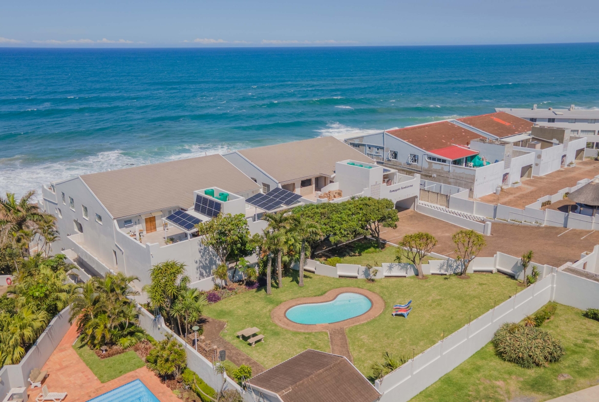 Seafront Sanctuary: Sweeping Ocean Views and Private Beach Access