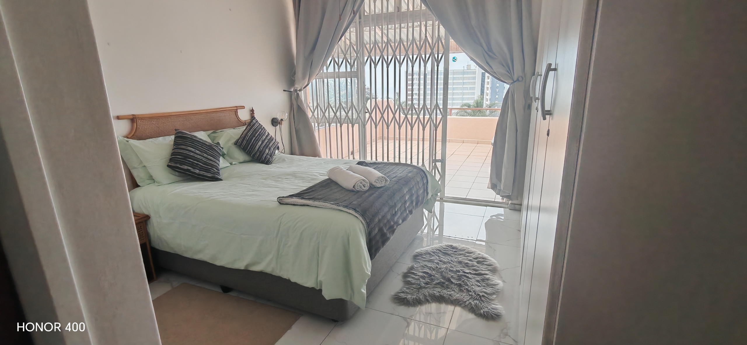 IMG_20260911_094352 Stunning 3-Bedroom Apartment with Beautiful Sea Views in Margate