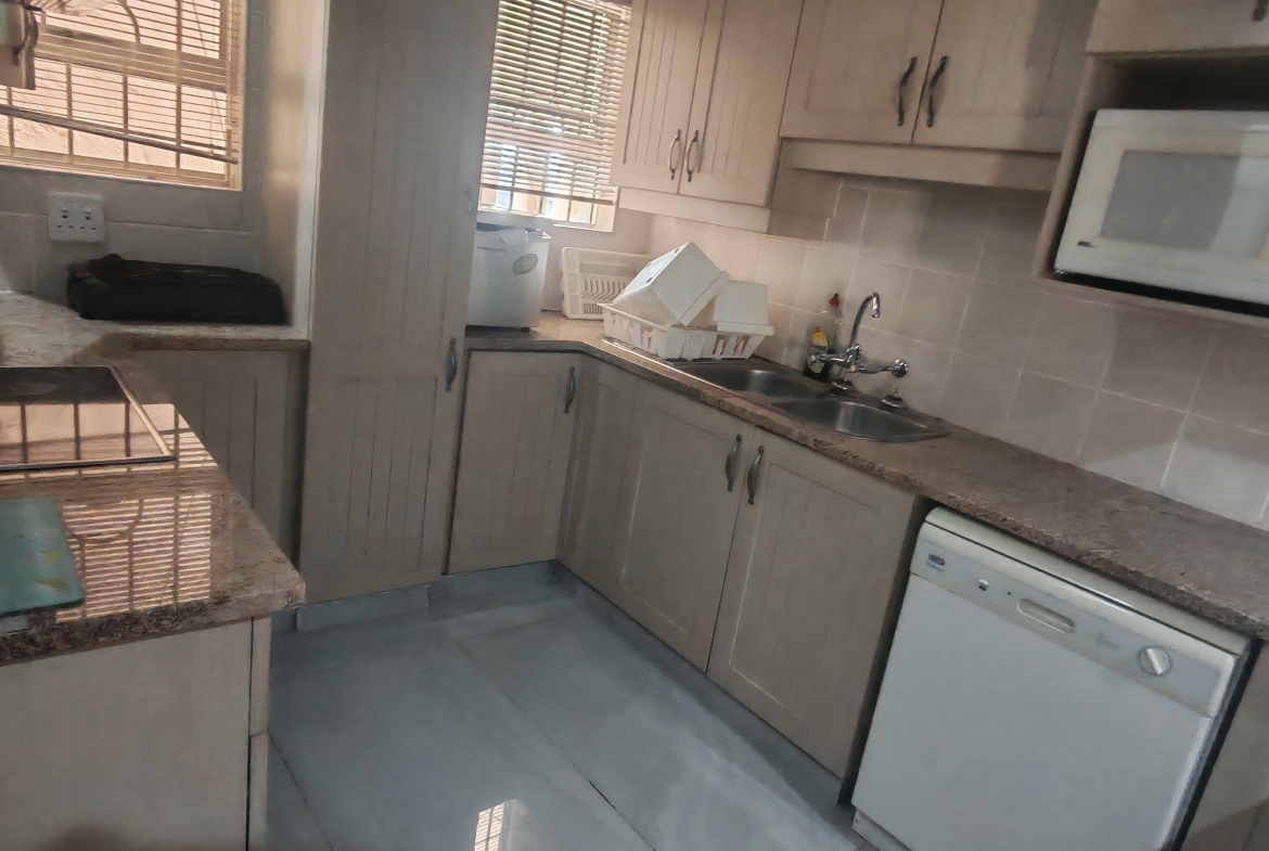 Stunning 3-Bedroom Apartment with Beautiful Sea Views in Margate