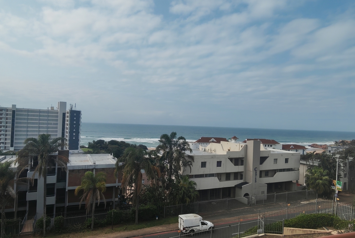 Stunning 3-Bedroom Apartment with Beautiful Sea Views in Margate