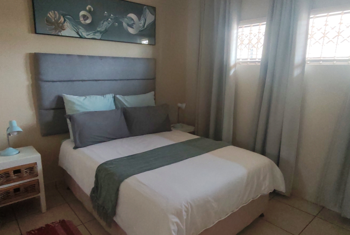 Spacious 3-Bedroom, 2-Bathroom Apartment in Margate