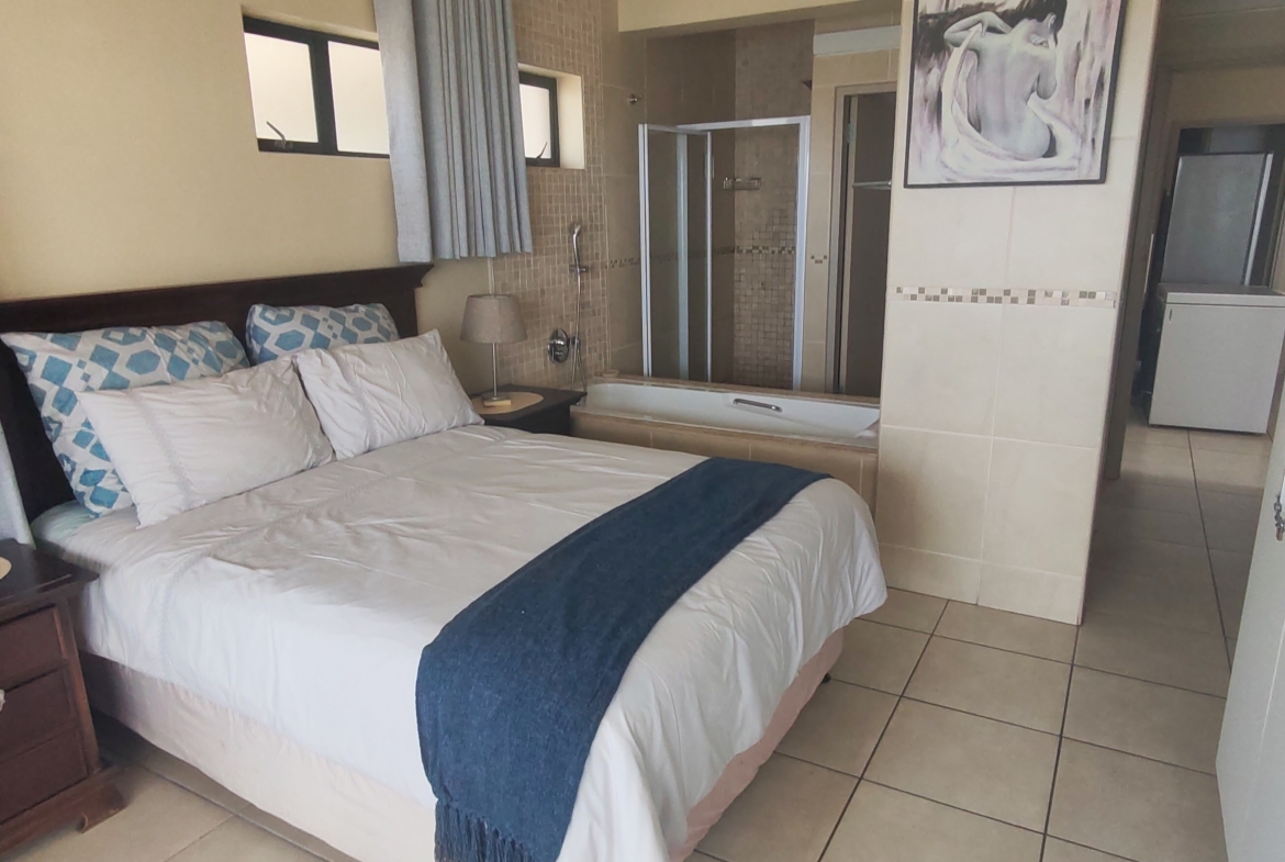 Spacious 3-Bedroom, 2-Bathroom Apartment in Margate