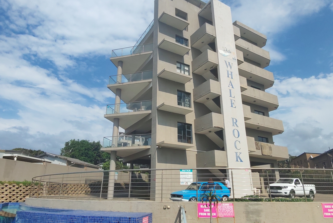 Spacious 3-Bedroom, 2-Bathroom Apartment in Margate