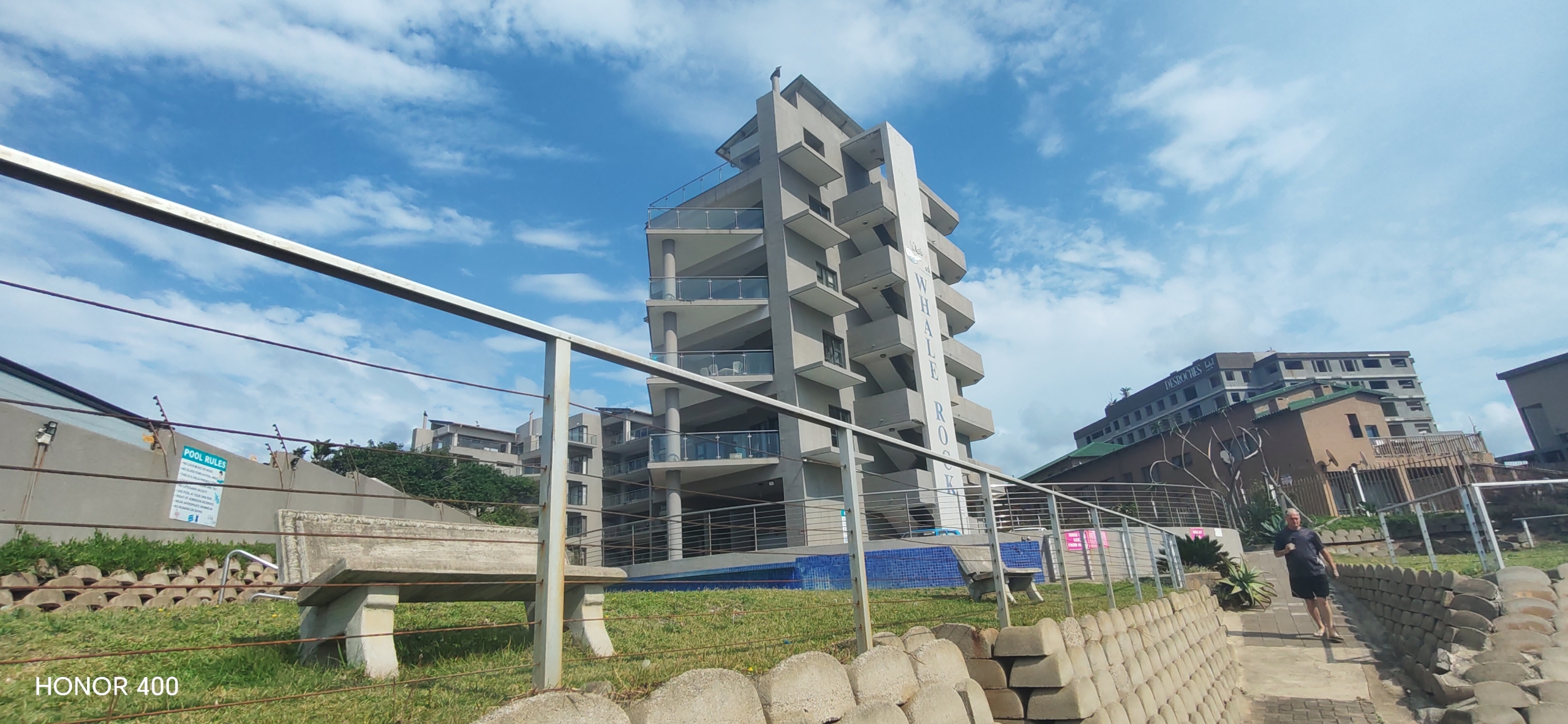 Spacious 3-Bedroom, 2-Bathroom Apartment in Margate
