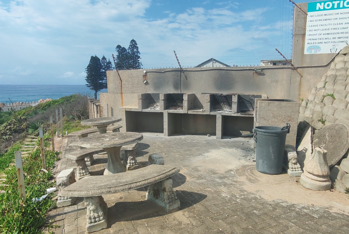 Spacious 3-Bedroom, 2-Bathroom Apartment in Margate