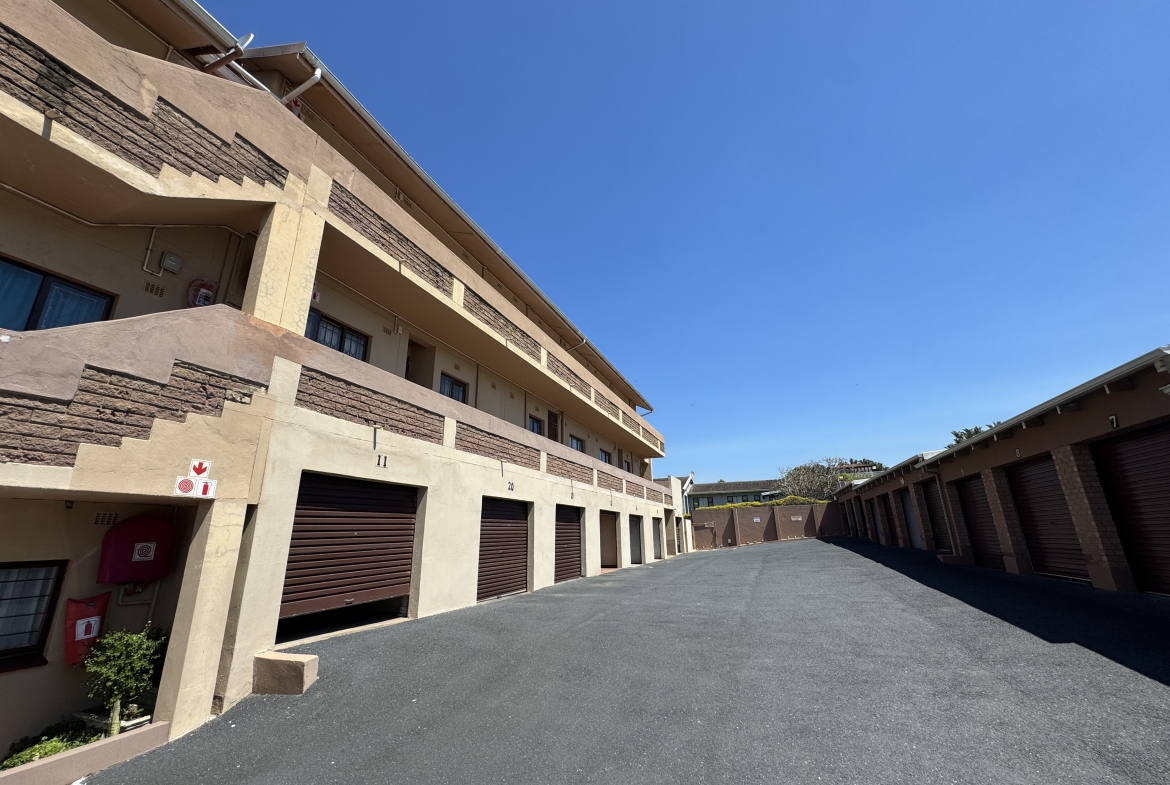 BEAUTIFULLY FURNISHED 2-BEDROOM APARTMENT WITH STUNNING SEA VIEWS