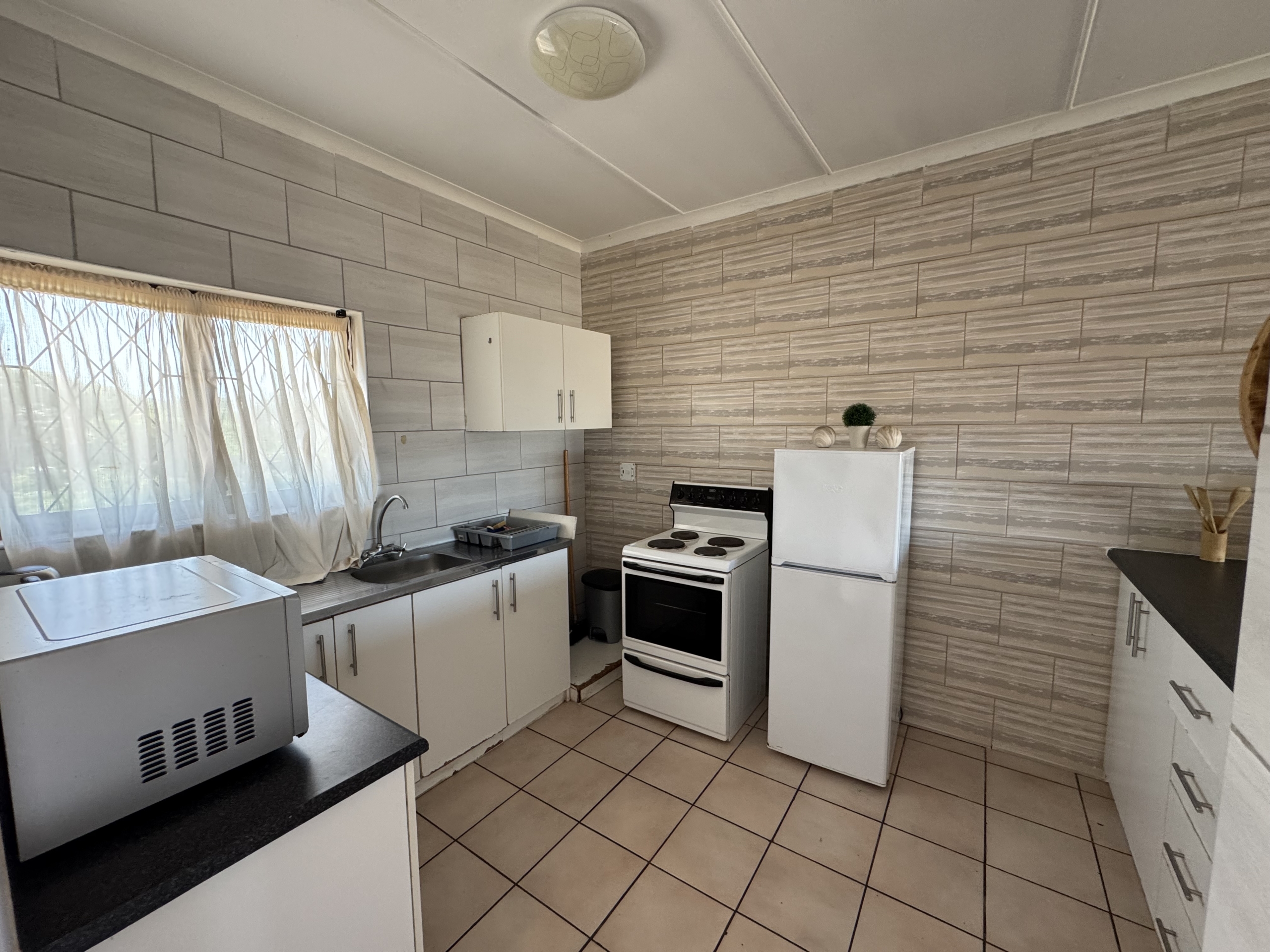 IMG_4406 BEAUTIFULLY FURNISHED 2-BEDROOM APARTMENT WITH STUNNING SEA VIEWS
