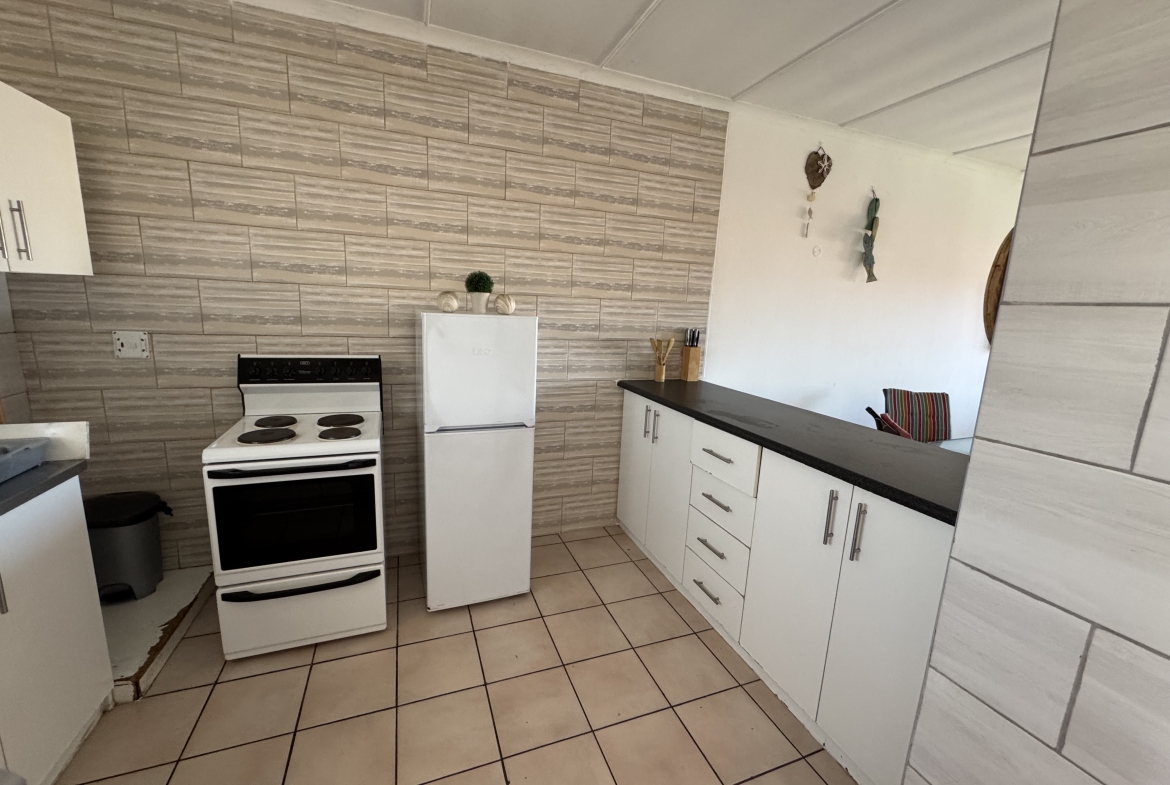 BEAUTIFULLY FURNISHED 2-BEDROOM APARTMENT WITH STUNNING SEA VIEWS