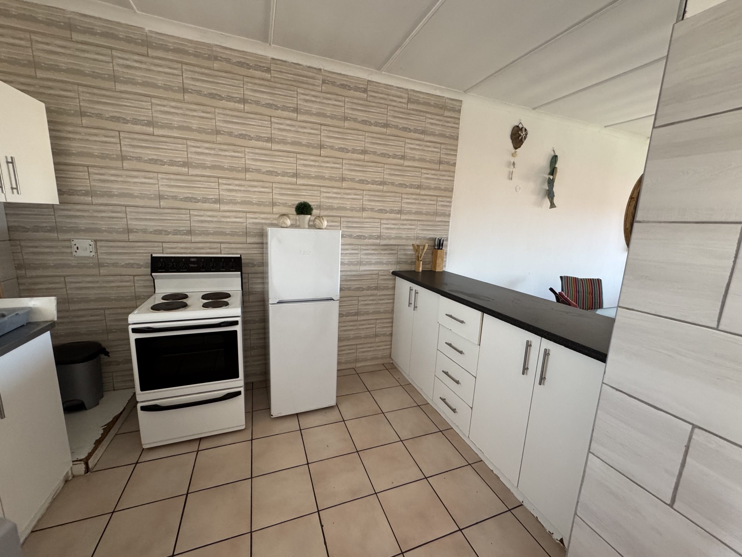 IMG_4407 BEAUTIFULLY FURNISHED 2-BEDROOM APARTMENT WITH STUNNING SEA VIEWS