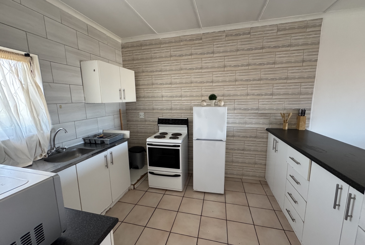 BEAUTIFULLY FURNISHED 2-BEDROOM APARTMENT WITH STUNNING SEA VIEWS