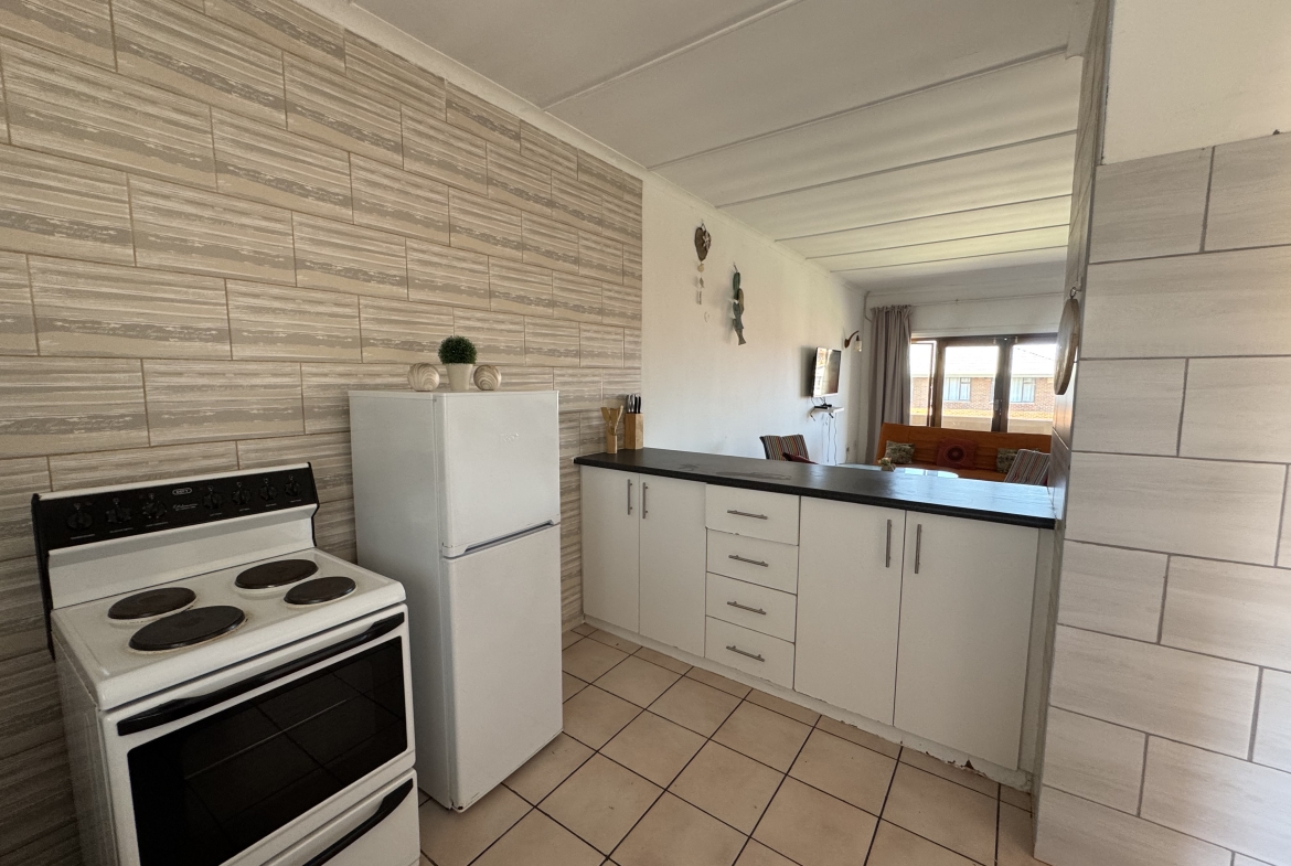BEAUTIFULLY FURNISHED 2-BEDROOM APARTMENT WITH STUNNING SEA VIEWS