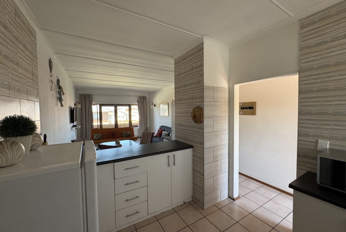 BEAUTIFULLY FURNISHED 2-BEDROOM APARTMENT WITH STUNNING SEA VIEWS