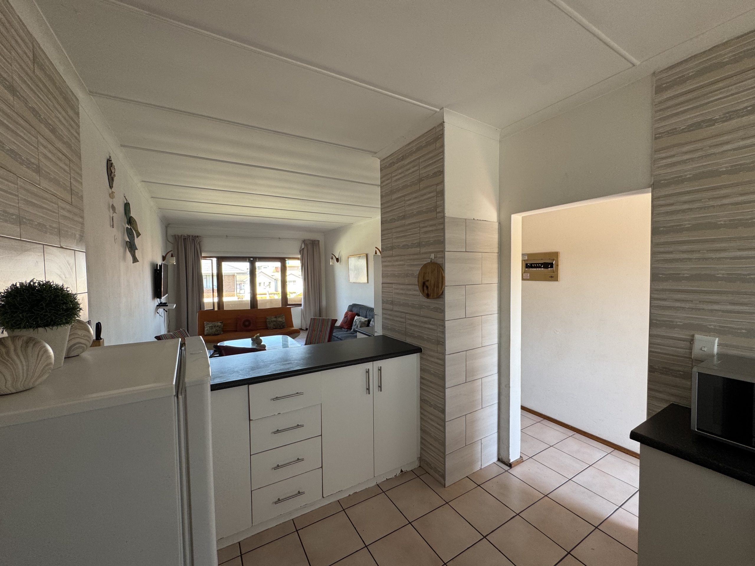 IMG_4411 BEAUTIFULLY FURNISHED 2-BEDROOM APARTMENT WITH STUNNING SEA VIEWS