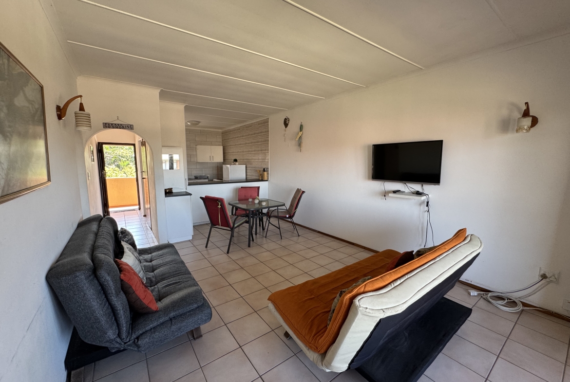 BEAUTIFULLY FURNISHED 2-BEDROOM APARTMENT WITH STUNNING SEA VIEWS