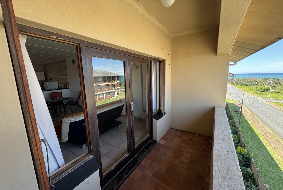 BEAUTIFULLY FURNISHED 2-BEDROOM APARTMENT WITH STUNNING SEA VIEWS